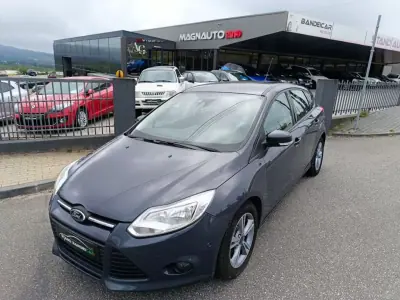 Ford Focus 2014 - 9900 EUR, 168000 km - AUTO.MOTO.pt - 168000km - foto 6 de 21