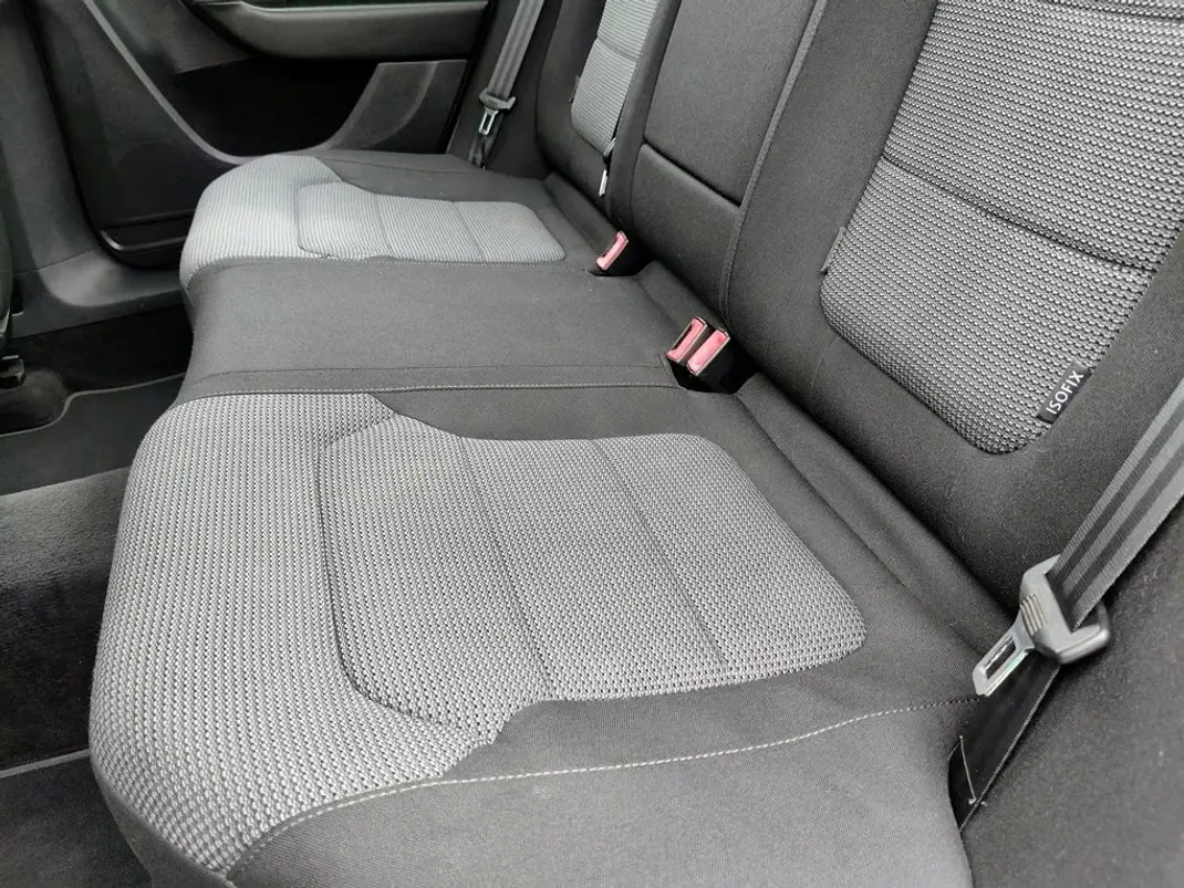 Volkswagen Passat 2012 - 8490 EUR, 296803 km - AUTO.MOTO.pt - 296803km - foto 15 de 27