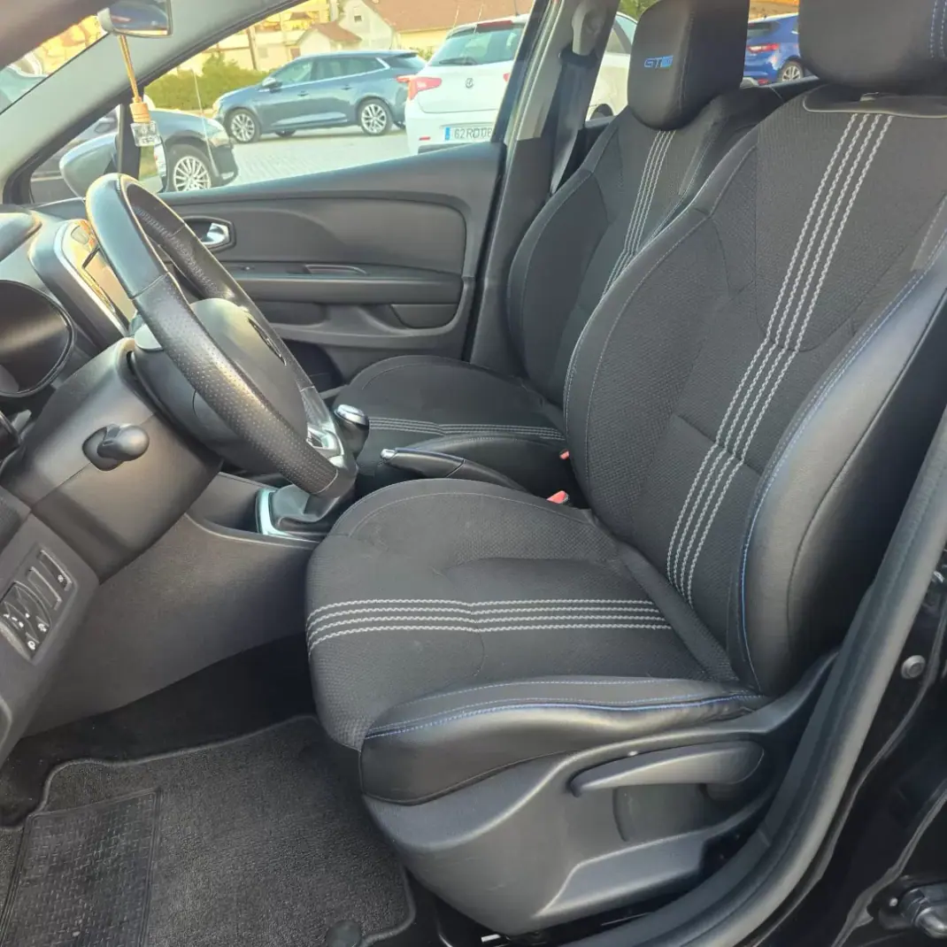 Renault Clio Sport Tourer 2018 - 11950 EUR, 108830 km - 108830km - foto 15 de 21