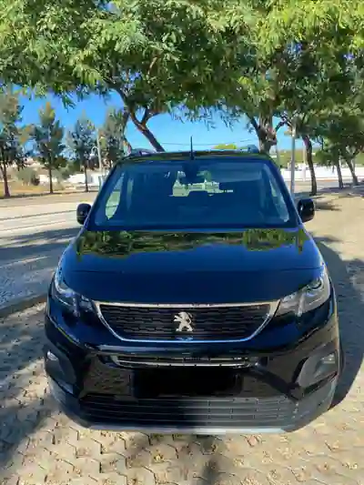 Peugeot Rifter 2019 - 19500 EUR, 110000 km - AUTO.MOTO.pt - 110000km - foto 2 de 11
