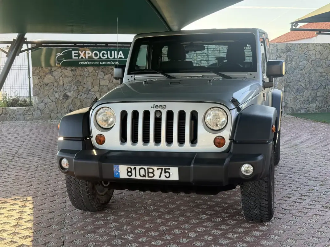 Jeep Avenger 2015 - 38600 EUR, 32000 km - AUTO.MOTO.pt - 32000km - foto 2 de 15
