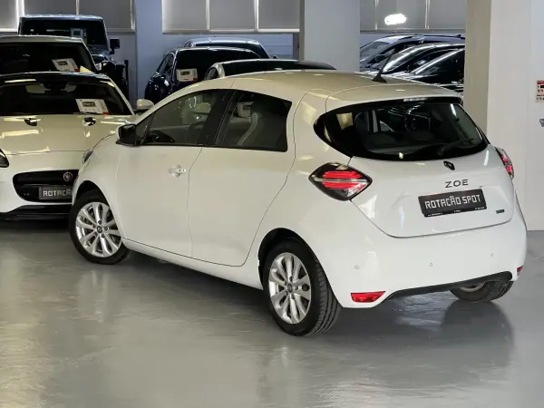 Renault Zoe 2020 - 13990 EUR, 145000 km - AUTO.MOTO.pt - 145000km - foto 14 de 52
