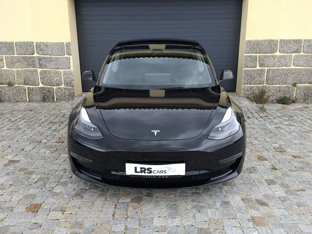 Tesla Model 3 2022 - 36490 EUR, 19253 km - AUTO.MOTO.pt - 19253km - foto 1 de 18