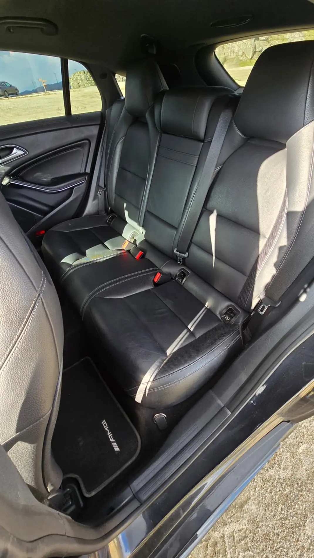 Mercedes-Benz CLA 45 AMG 2016 - 30990 EUR, 85000 km - AUTO.MOTO.pt - 85000km - foto 6 de 14