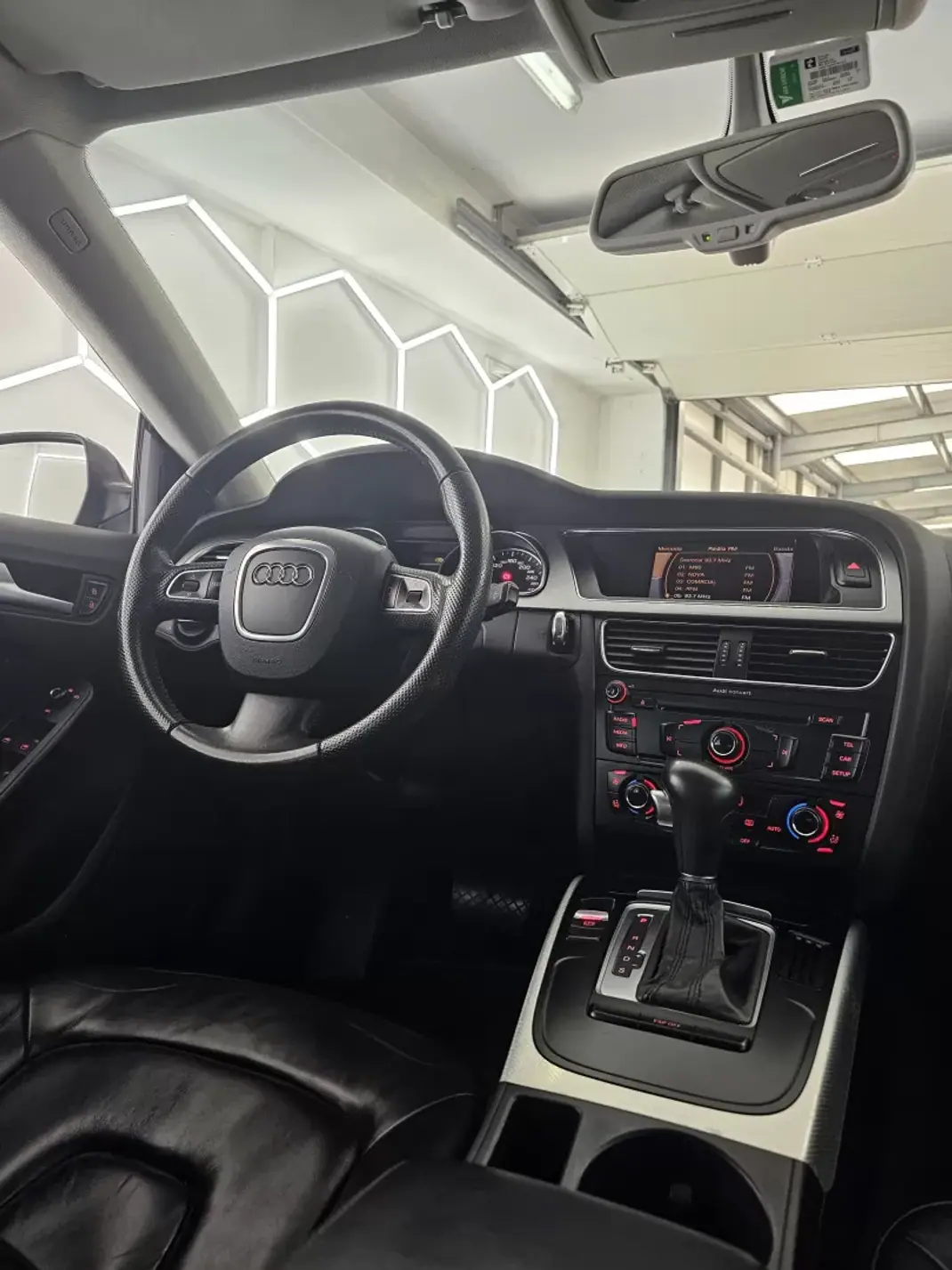 Audi A5 Sportback 2011 - 17500 EUR, 123569 km - AUTO.MOTO.pt - 123569km - foto 25 de 29