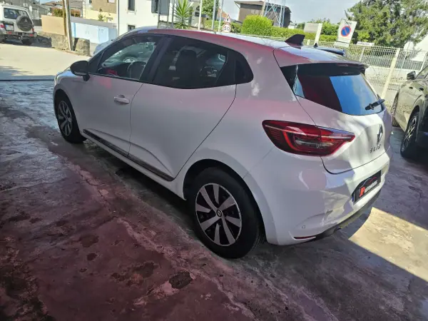 Renault Clio 2023 - 11999 EUR, 115000 km - AUTO.MOTO.pt - 115000km - foto 5 de 14