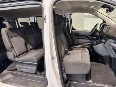 Opel Vivaro 2022 - 32900 EUR, 20415 km - 20415km - foto 8 de 50