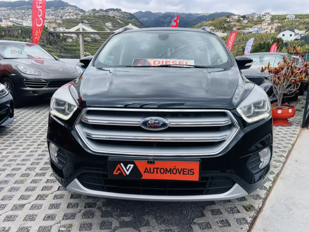 Ford Kuga 2017 - 17950 EUR, 85499 km - AUTO.MOTO.pt - 85499km - foto 2 de 14