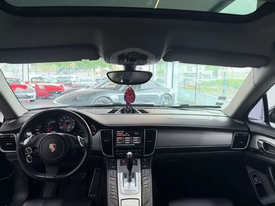 Porsche Panamera 2012 - 34990 EUR, 187000 km - AUTO.MOTO.pt - 187000km - foto 17 de 22