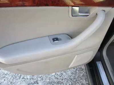 Audi A4 2005 - 5900 EUR, 290000 km - AUTO.MOTO.pt - 290000km - foto 14 de 17