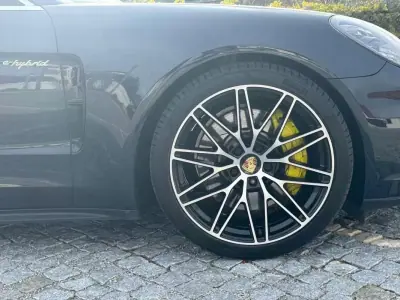 Porsche Panamera 2017 - 58990 EUR, 114000 km - AUTO.MOTO.pt - 114000km - foto 38 de 39