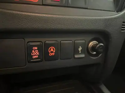 Mitsubishi L200 2022 - 32500 EUR, 31000 km - AUTO.MOTO.pt - 31000km - foto 25 de 26