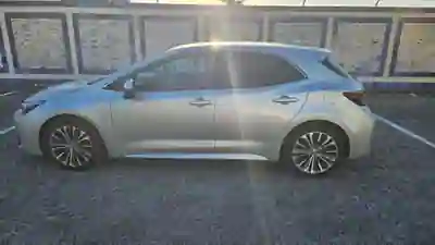 Toyota Corolla 2023 - 25900 EUR, 52000 km - AUTO.MOTO.pt - 52000km - foto 6 de 14