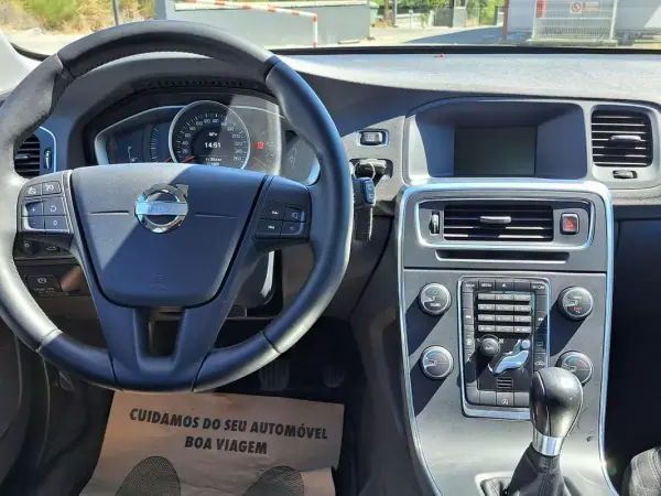 Volvo V60 2013 - 13900 EUR, 111000 km - AUTO.MOTO.pt - 111000km - foto 14 de 42