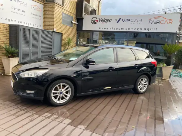 Ford Focus SW 2017 - 9980 EUR, 125000 km - AUTO.MOTO.pt - 125000km - foto 2 de 15