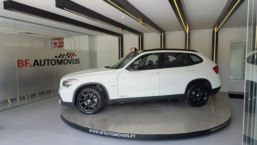 BMW X1 2009 - 13900 EUR, 234438 km - AUTO.MOTO.pt - 234438km - foto 13 de 59