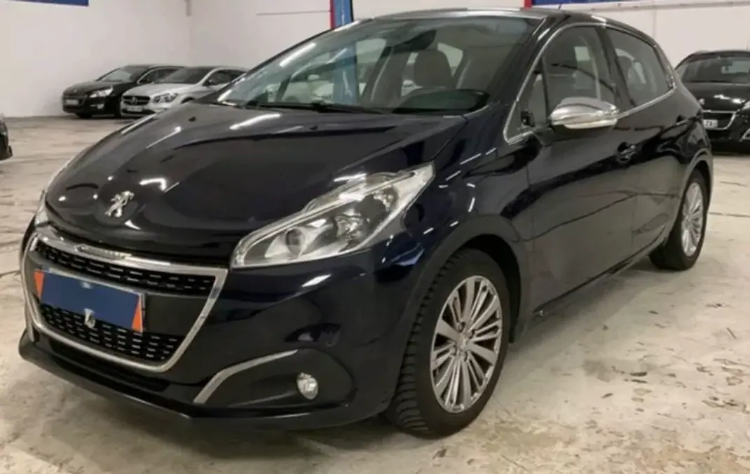 Peugeot 208 2017 - 8490 EUR, 137427 km - AUTO.MOTO.pt - 137427km - foto 1 de 5