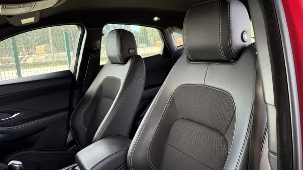 Jaguar E-Pace 2019 - 24500 EUR, 164000 km - AUTO.MOTO.pt - 164000km - foto 24 de 64