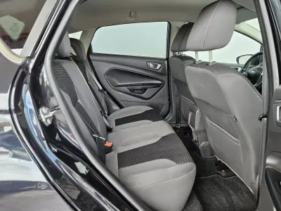 Ford Fiesta 2014 - 8750 EUR, 65000 km - AUTO.MOTO.pt - 65000km - foto 8 de 10