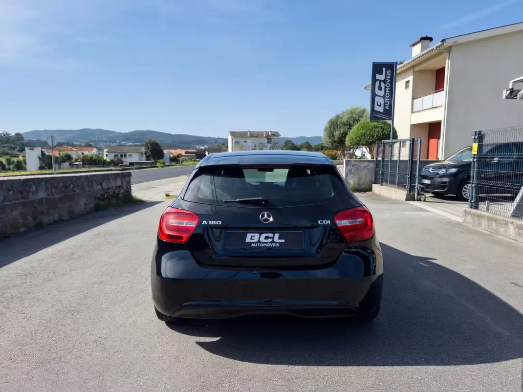 Mercedes-Benz A 180 2015 - 14990 EUR, 163000 km - 163000km - foto 6 de 37