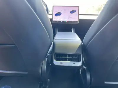 Tesla Model 3 2019 - 21900 EUR, 144900 km - AUTO.MOTO.pt - 144900km - foto 16 de 27
