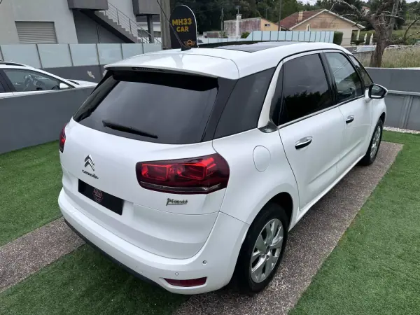 Citroën C4 Picasso 2015 - 9250 EUR, 160000 km - AUTO.MOTO.pt - 160000km - foto 11 de 68