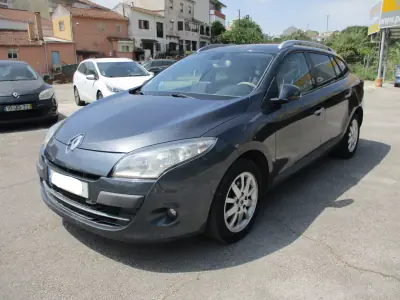 Renault Mégane Sport Tourer 2009 - 5900 EUR, 140000 km - AUTO.MOTO.pt - 140000km - foto 3 de 13