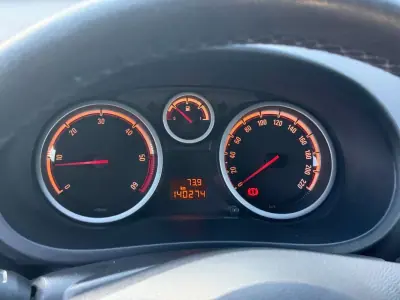 Opel 2007 - 4250 EUR, 139900 km - AUTO.MOTO.pt - 139900km - foto 8 de 17