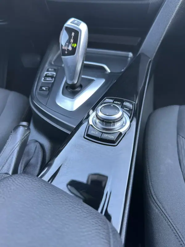 BMW 320 2017 - 14900 EUR, 260000 km - AUTO.MOTO.pt - 260000km - foto 55 de 65