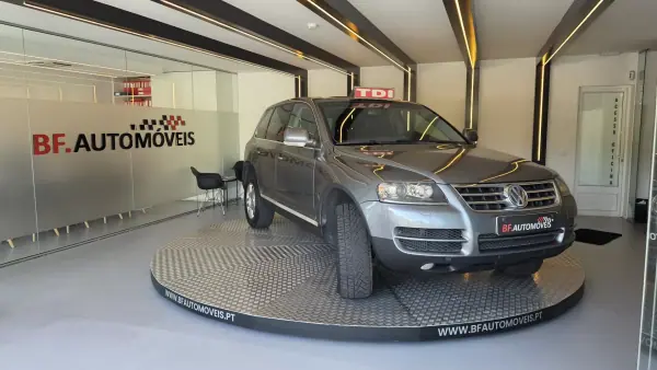 Volkswagen Touareg 2006 - 13900 EUR, 262462 km - AUTO.MOTO.pt - 262462km - foto 5 de 60