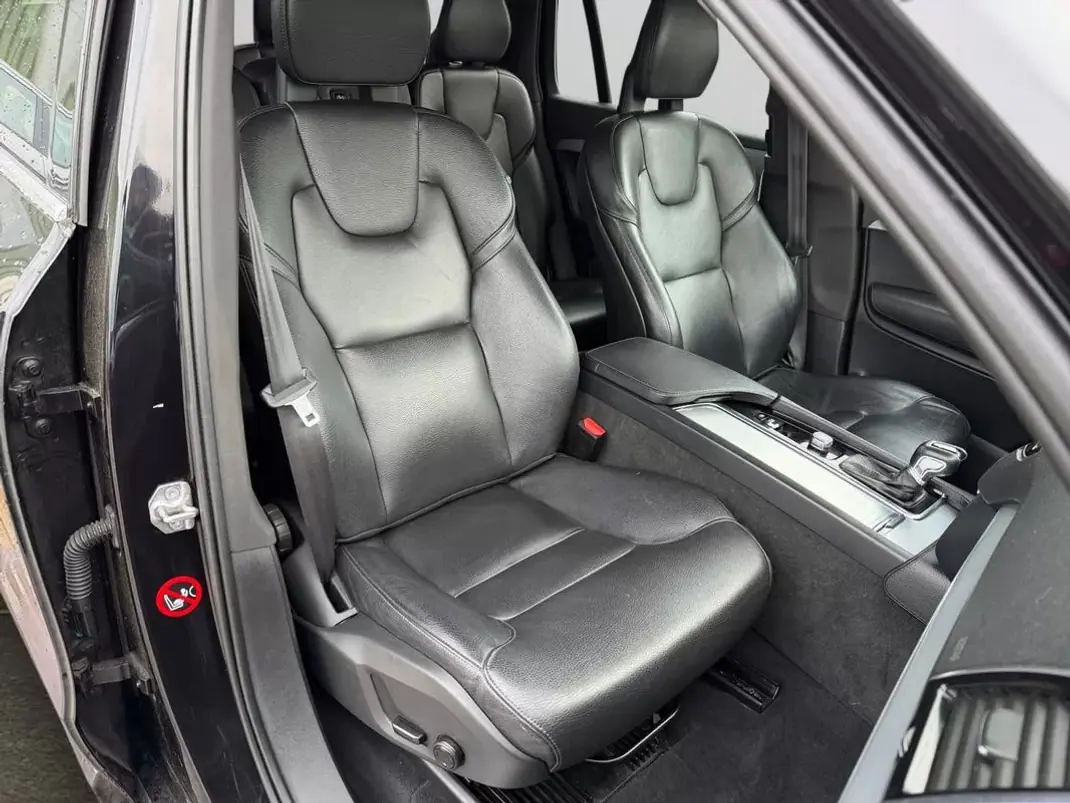 Volvo XC 90 2018 - 28990 EUR, 237257 km - 237257km - foto 4 de 16