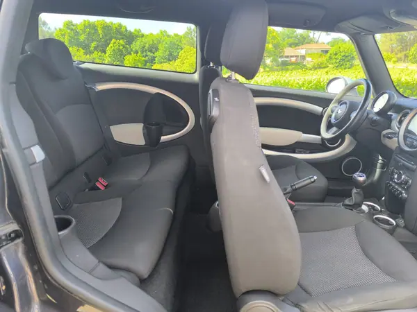 MINI Clubman 2013 - 9000 EUR, 185000 km - AUTO.MOTO.pt - 185000km - foto 8 de 12