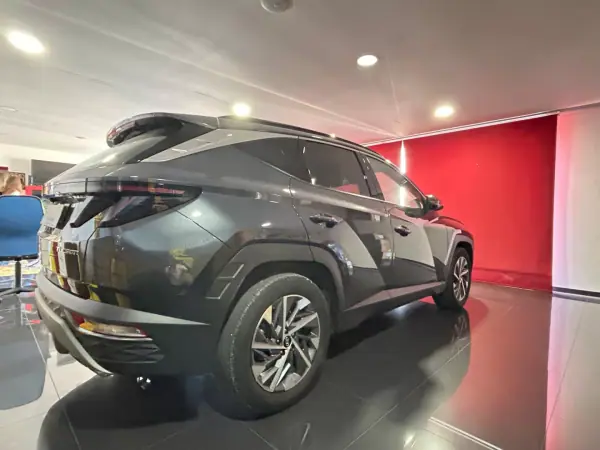 Hyundai Tucson 2024 - 31900 EUR, 46746 km - AUTO.MOTO.pt - 46746km - foto 8 de 28