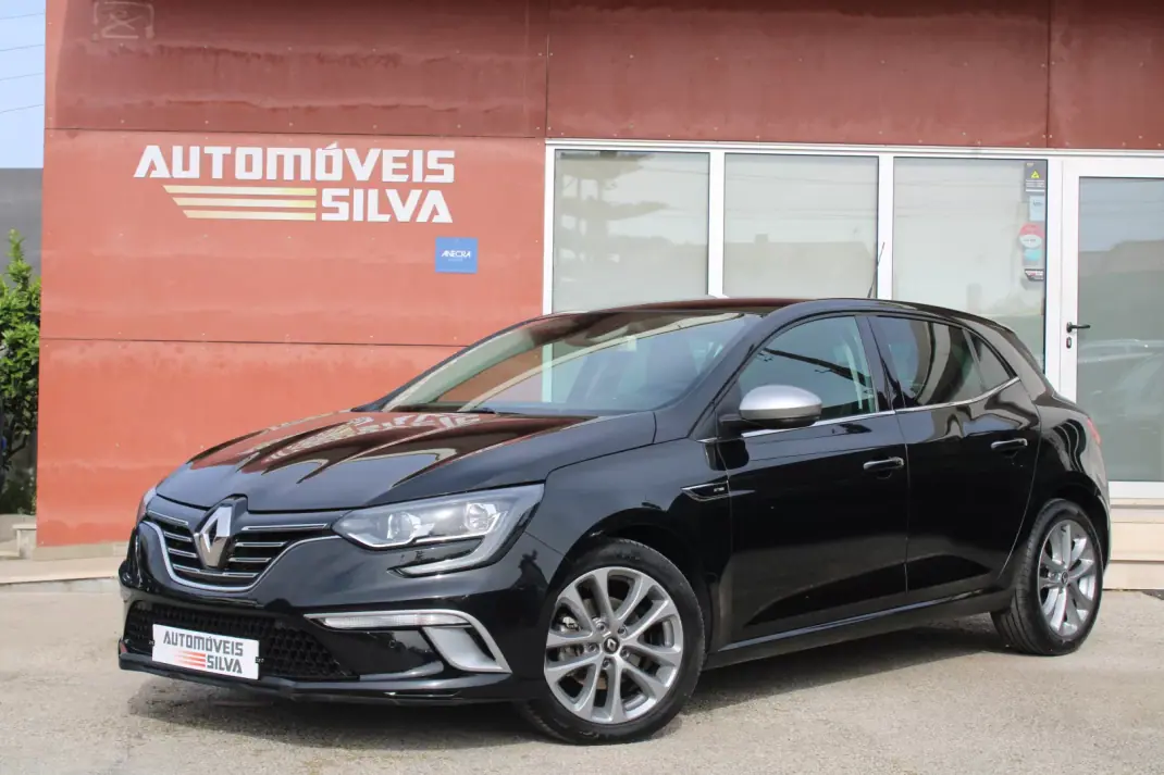 Renault Mégane 2021 - 16490 EUR, 165000 km - AUTO.MOTO.pt - 165000km - foto 1 de 30