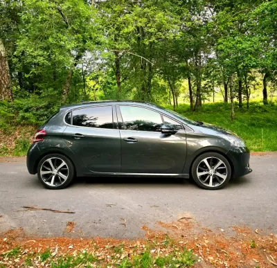 Peugeot 208 2012 - 8990 EUR, 124000 km - AUTO.MOTO.pt - 124000km - foto 4 de 25