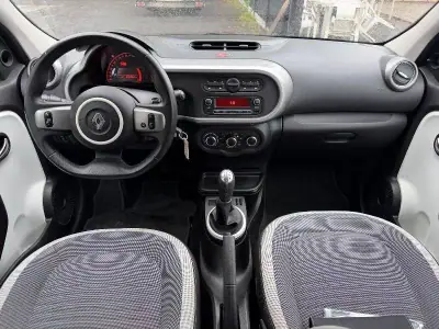 Renault Twingo 2019 - 8900 EUR, 33432 km - AUTO.MOTO.pt - 33432km - foto 11 de 13