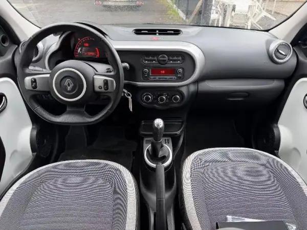 Renault Twingo 2019 - 8900 EUR, 33432 km - AUTO.MOTO.pt - 33432km - foto 11 de 13