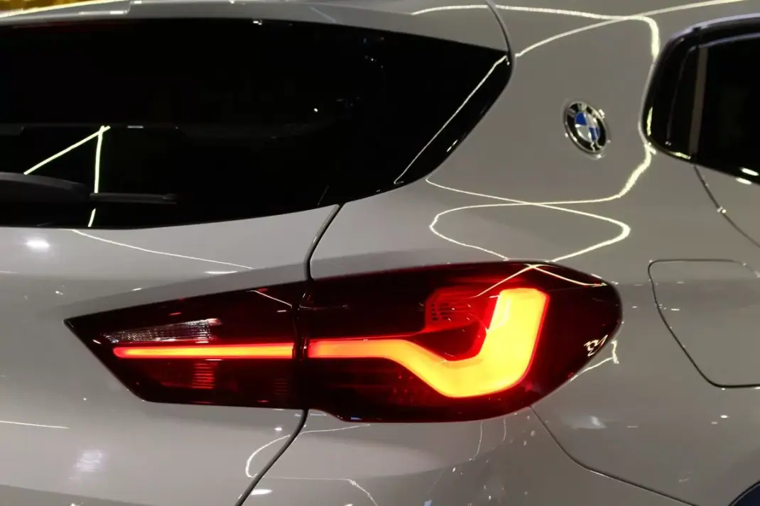BMW X2 2020 - 26400 EUR, 90000 km - AUTO.MOTO.pt - 90000km - foto 11 de 40