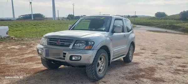 Mitsubishi Pajero 2000