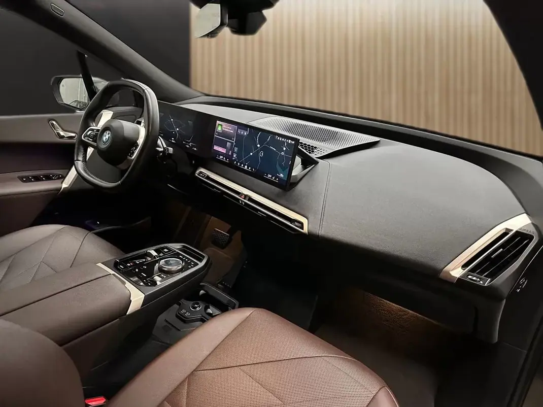 BMW iX 2023 - 53800 EUR, 42000 km - AUTO.MOTO.pt - 42000km - foto 9 de 20