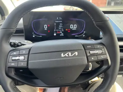 Kia Stonic 2025 - 21900 EUR, 2200 km - AUTO.MOTO.pt - 2200km - foto 14 de 19