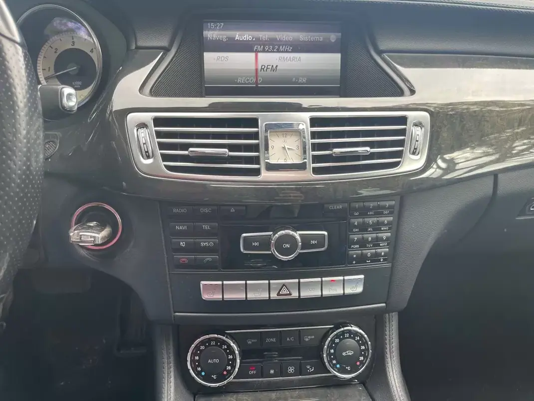 Mercedes-Benz CLS 350 2013 - 22990 EUR, 218000 km - AUTO.MOTO.pt - 218000km - foto 14 de 19