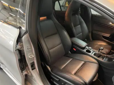 Mercedes-Benz CLA 180 2016 - 15950 EUR, 208726 km - AUTO.MOTO.pt - 208726km - foto 19 de 20