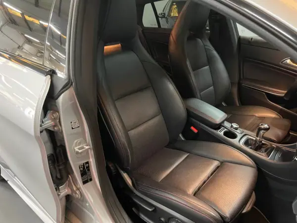 Mercedes-Benz CLA 180 2016 - 15950 EUR, 208726 km - AUTO.MOTO.pt - 208726km - foto 19 de 20