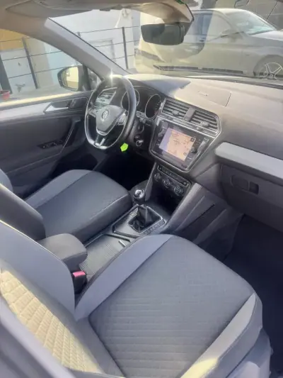 Volkswagen Tiguan 2017 - 17500 EUR, 205000 km - AUTO.MOTO.pt - 205000km - foto 6 de 19