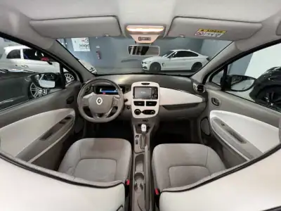 Renault Zoe 2019 - 9990 EUR, 150000 km - AUTO.MOTO.pt - 150000km - foto 4 de 29