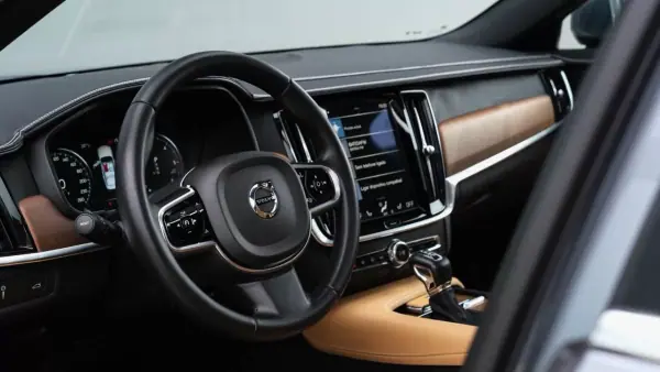 Volvo S90 2016 - 24750 EUR, 266000 km - AUTO.MOTO.pt - 266000km - foto 15 de 50
