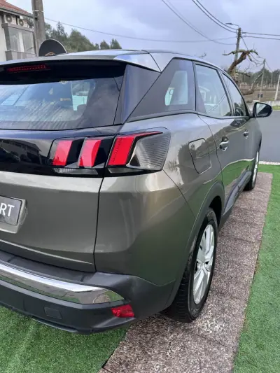 Peugeot 3008 2019 - 13900 EUR, 180000 km - AUTO.MOTO.pt - 180000km - foto 8 de 45