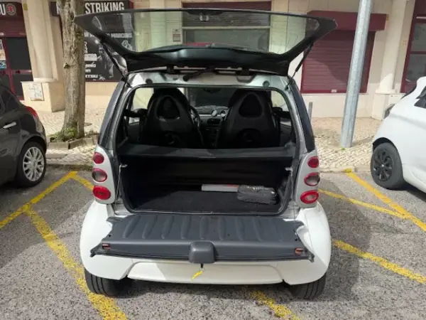 Smart Fortwo Cabrio 2004 - 4250 EUR, 122000 km - AUTO.MOTO.pt - 122000km - foto 15 de 29