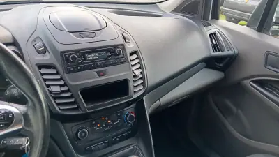 Ford Transit Connect 2018 - 12300 EUR, 207321 km - AUTO.MOTO.pt - 207321km - foto 15 de 21